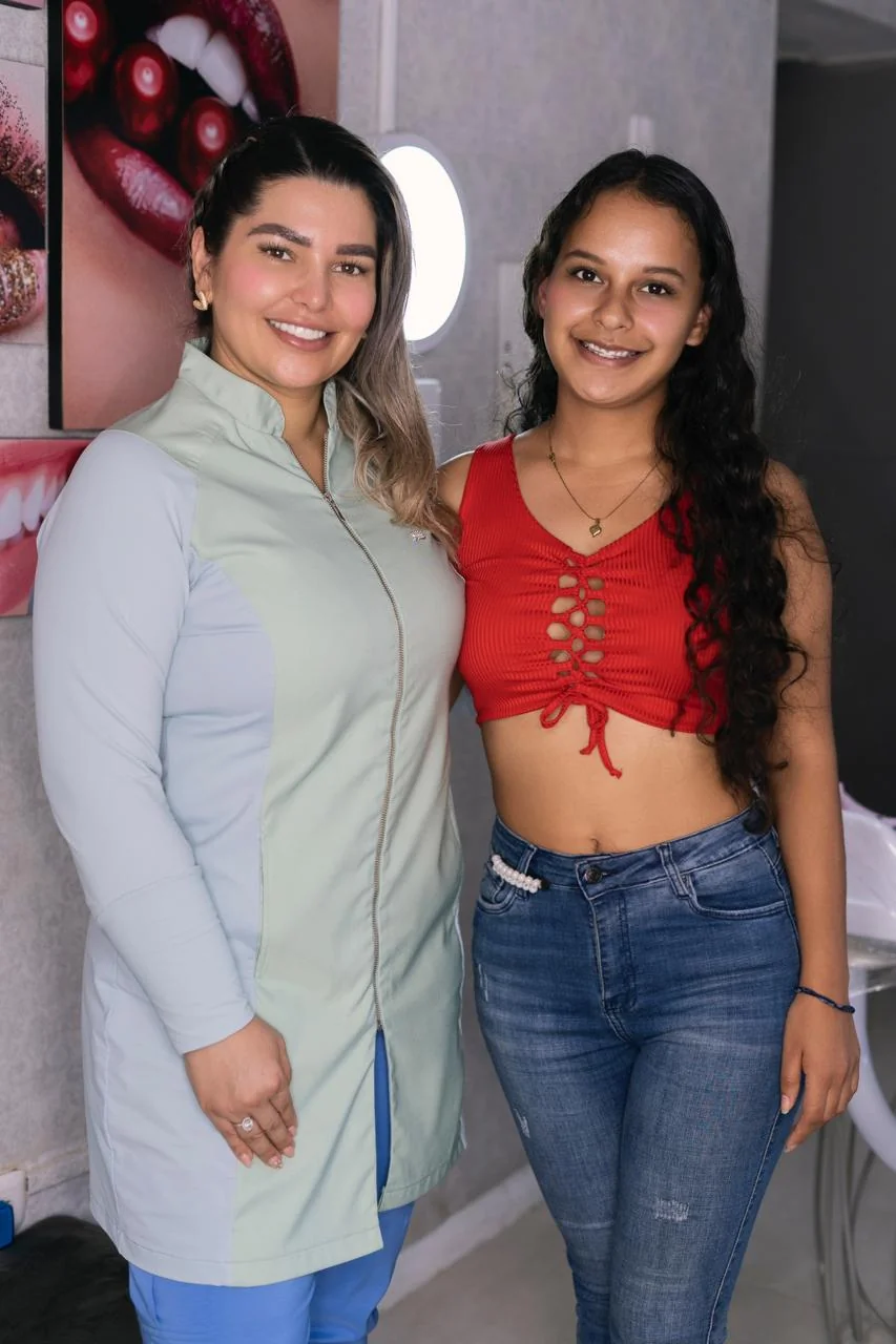 Una Sonrisa Renovada y Llena de Confianza